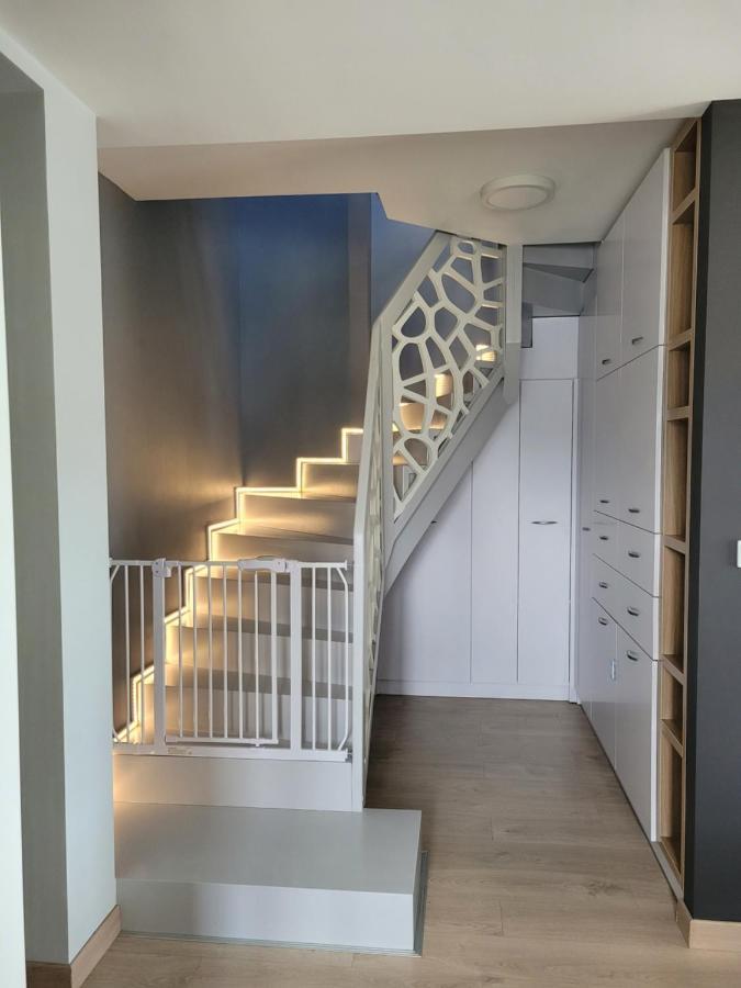 Apartament Penthouse Z Widokiem Na Sniezke I Prywatnym Parkingiem - By Spaceapart Jelení Hora Exteriér fotografie