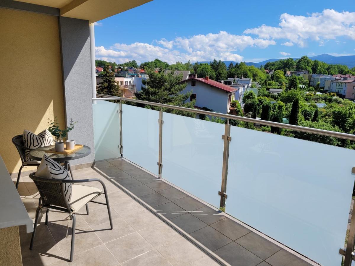 Apartament Penthouse Z Widokiem Na Sniezke I Prywatnym Parkingiem - By Spaceapart Jelení Hora Exteriér fotografie